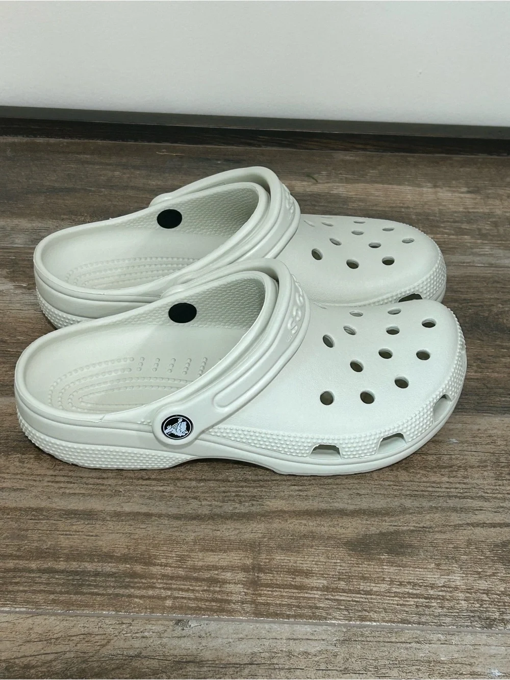 CROCS Classic M-5, W-7 off white clogs slips in shoes gently used